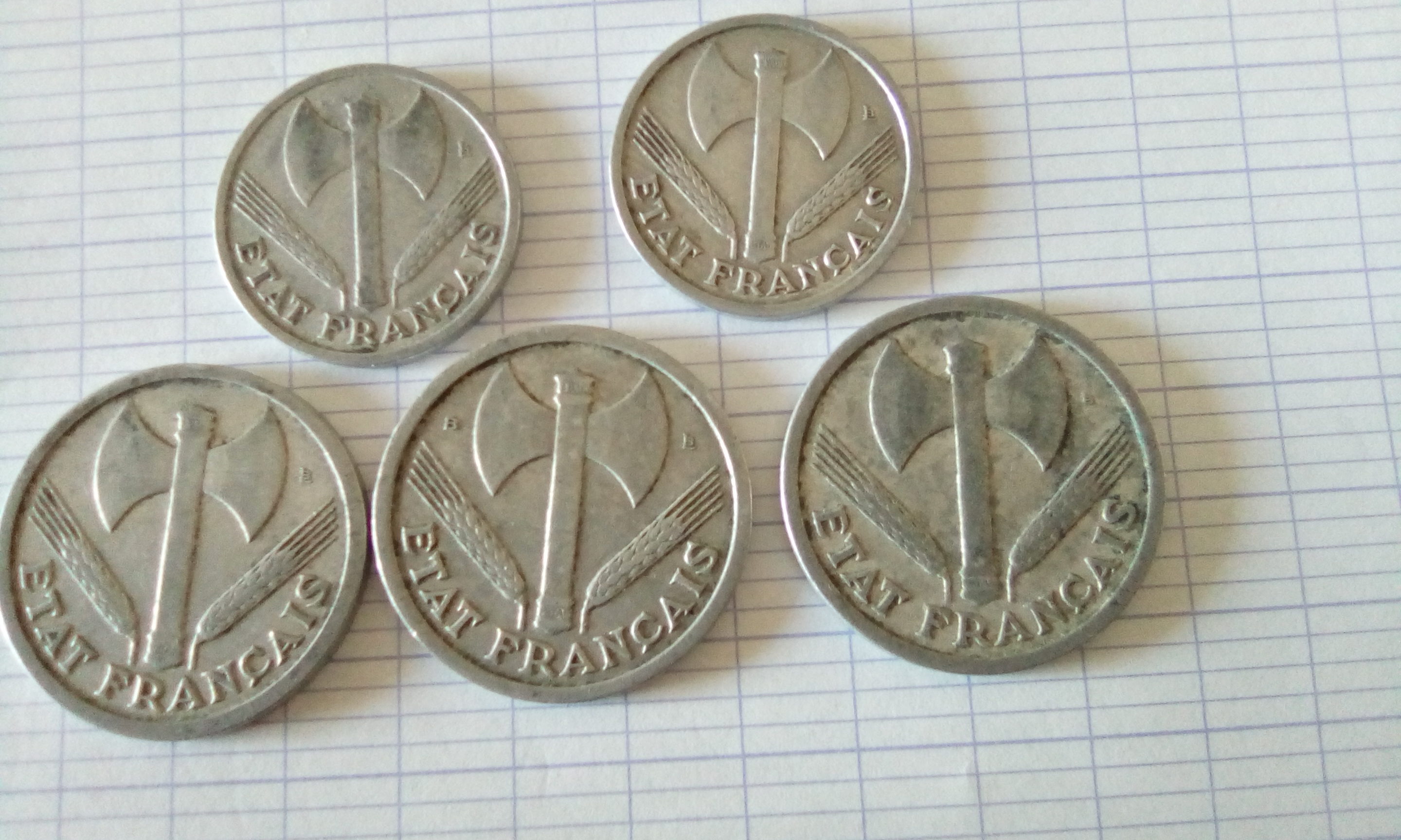 pièces de 1 franc 1942 et de 2 francs 1943