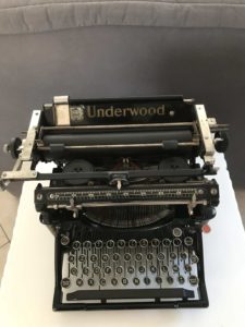 Machine à Écrire Underwood Noire – Vernis – Début XXème Siècle
