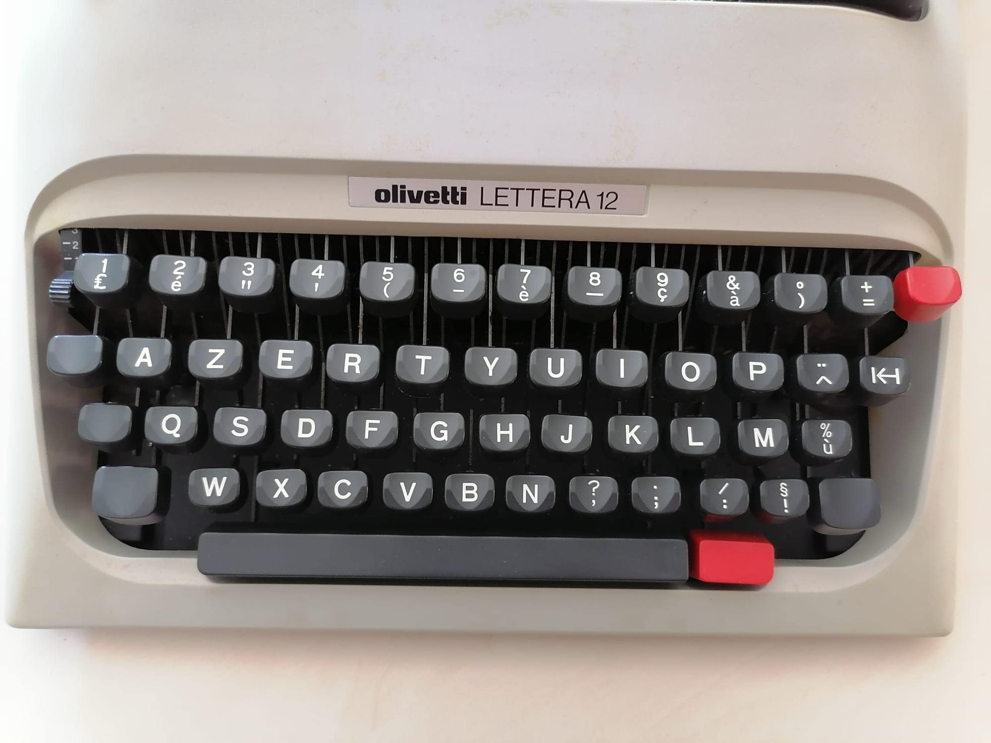 Clavier machine à écrire Olivetti lettera 12