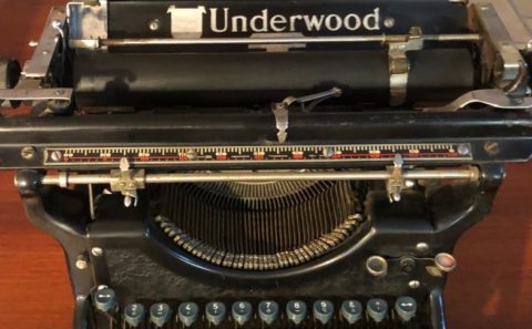Machine à écrire ancienne - ORAVIS