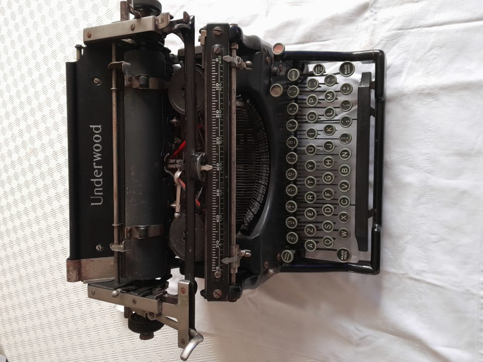Machine à écrire ancienne Underwood N°5