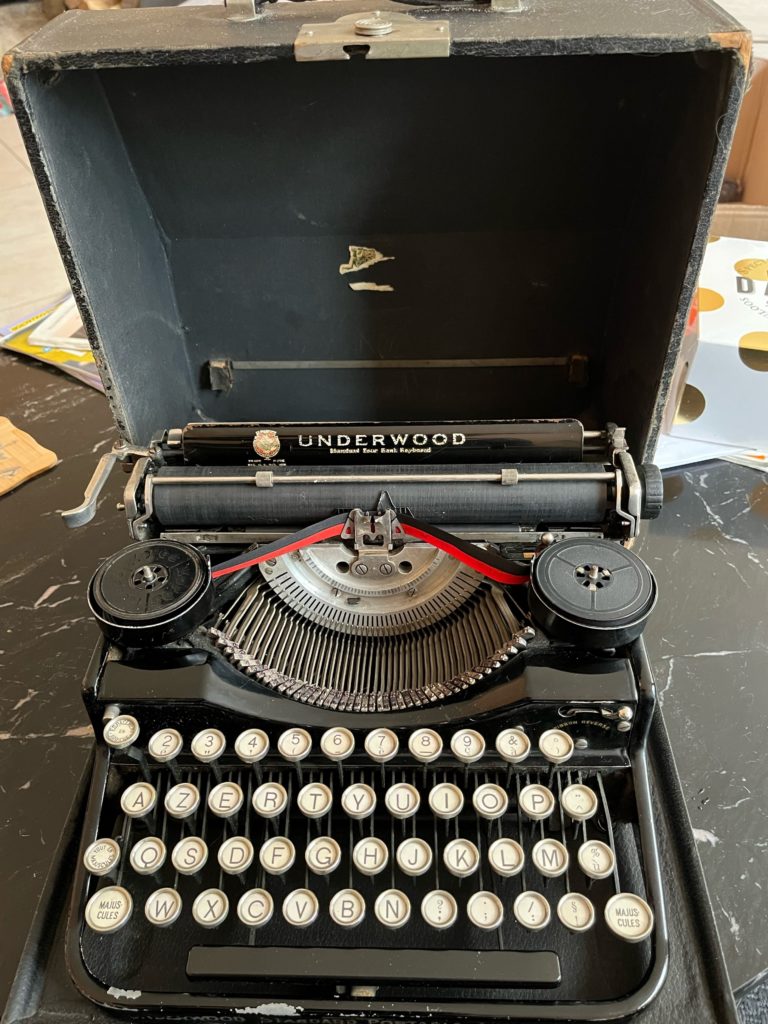 Machine underwood portable 4 bank